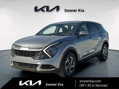 Certified 2025 Kia Sportage LX image 1