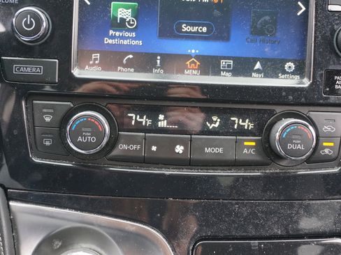 Used 2017 Nissan Maxima 3.5 SV image 10