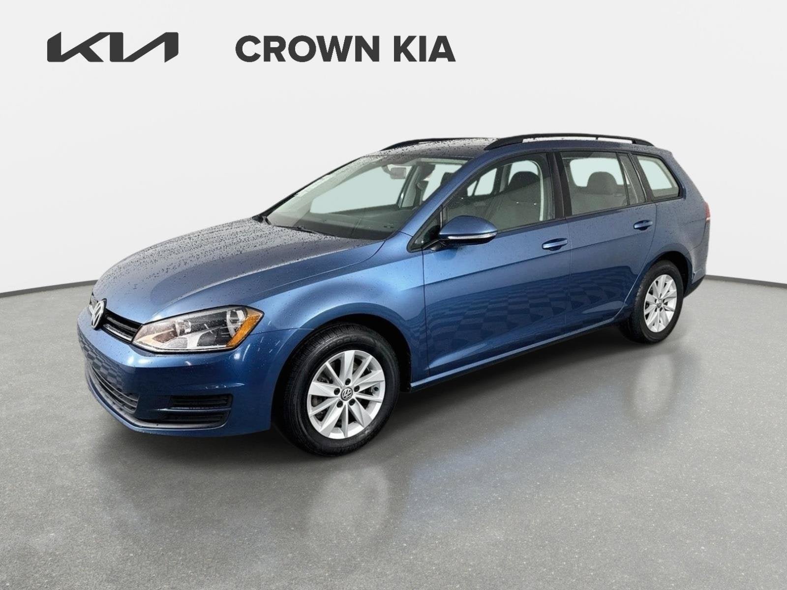 Used 2017 Volkswagen Golf S FWD image 1