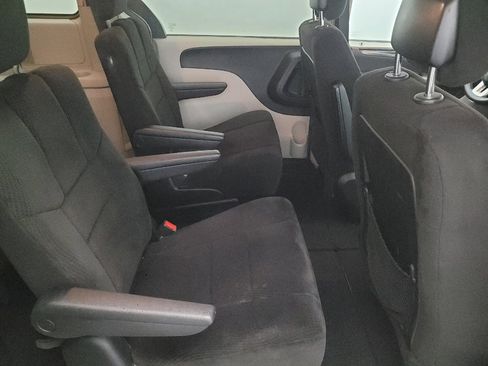 Used 2013 Dodge Grand Caravan SE image 19