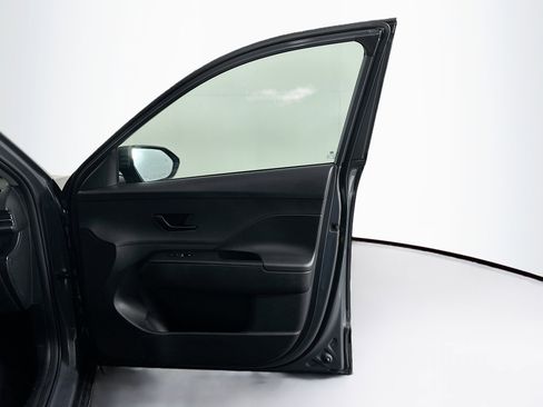 Used 2025 Hyundai Kona SEL image 32