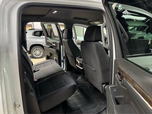 Certified 2024 GMC Sierra 1500 Elevation w/ Preferred Package image 12