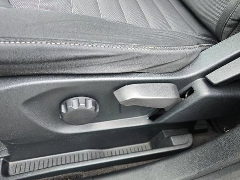 Used 2018 Ford Edge SE AWD/4WD image 19
