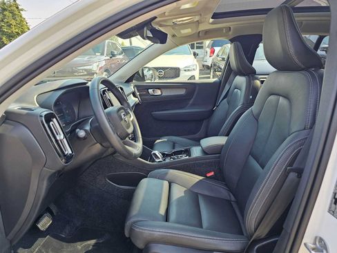 Used 2025 Volvo XC40 B5 Ultra AWD/4WD image 21