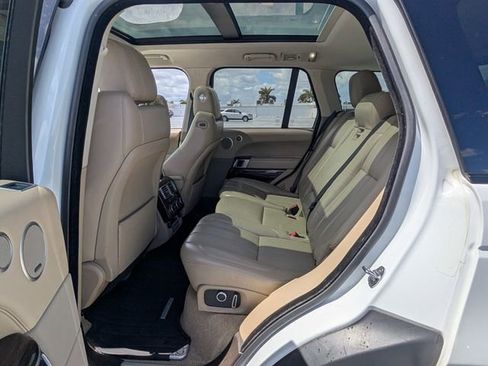 Used 2017 Land Rover Range Rover HSE image 9