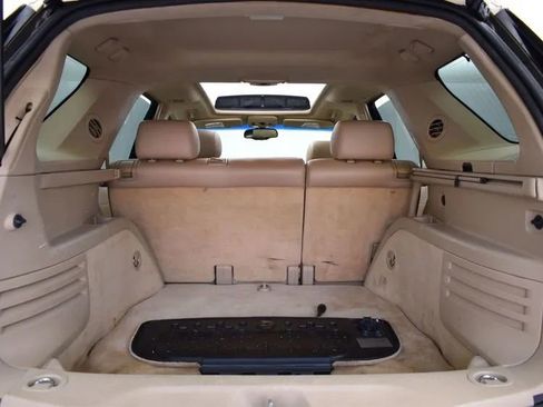 Used 2007 Cadillac SRX w/ Premium Seating Package image 16