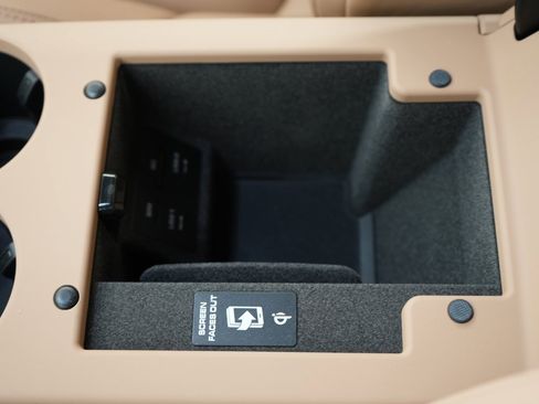 New 2026 Porsche Macan image 30