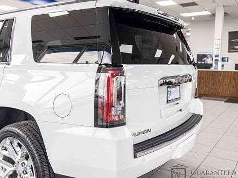 Used 2015 GMC Yukon Denali w/ Premium Package image 12