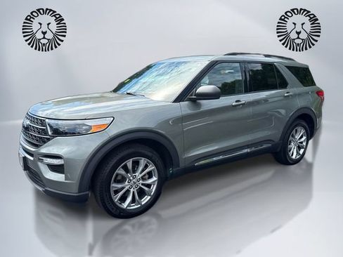 Used 2020 Ford Explorer XLT w/ Equipment Group 202A AWD/4WD image 1