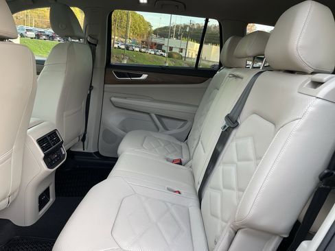 New 2026 Volkswagen Atlas SE image 12