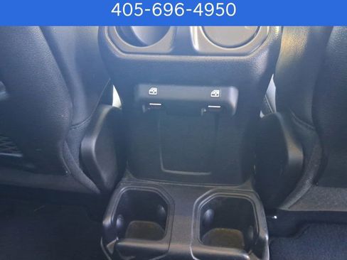 Used 2024 Jeep Gladiator Sport image 11