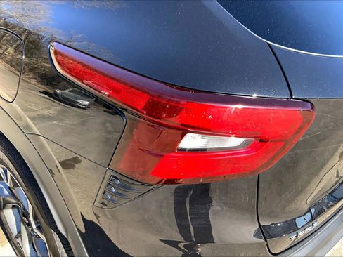 Used 2025 Chevrolet Trax LT w/ LT Convenience Package image 28