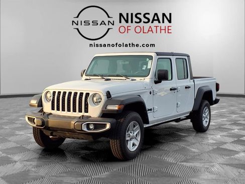 Used 2023 Jeep Gladiator Sport image 1