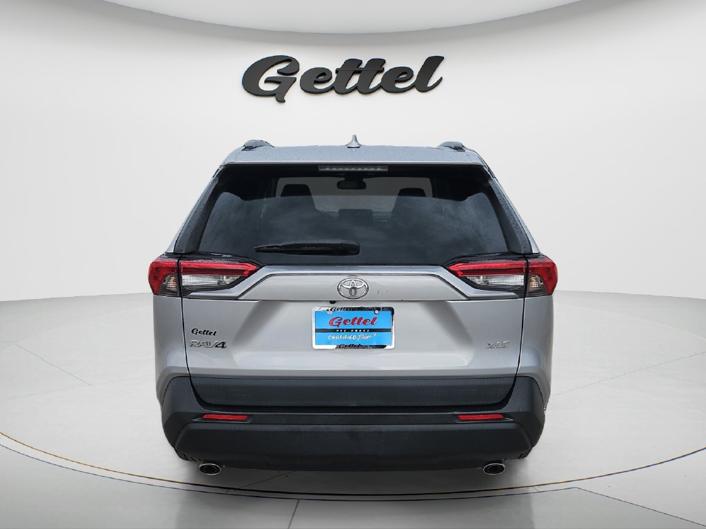 Certified 2021 Toyota RAV4 XLE w/ Convenience Package FWD image 6