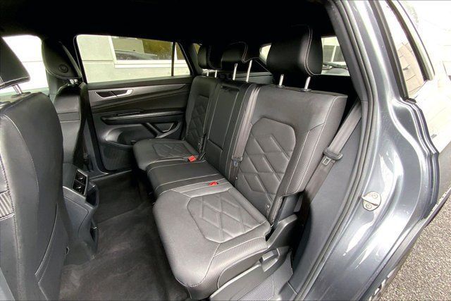 Used 2024 Volkswagen Atlas Cross Sport SE AWD/4WD image 24