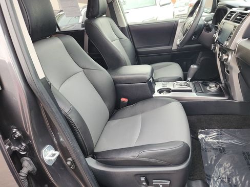 Used 2020 Toyota 4Runner SR5 Premium image 32