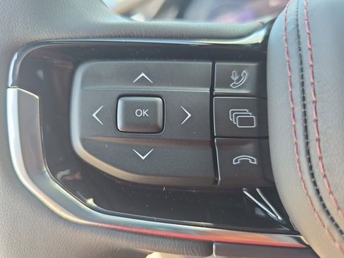 Used 2025 Jeep Wagoneer S Limited image 16