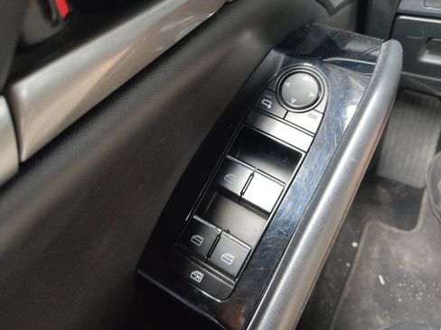 Used 2024 MAZDA MAZDA3 s FWD image 27