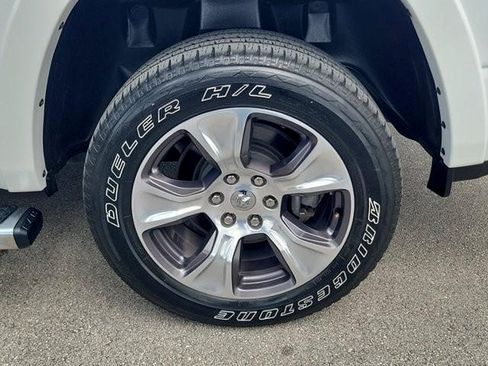 Used 2022 RAM 1500 Laramie AWD/4WD image 12