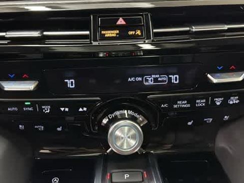 Used 2024 Acura MDX SH-AWD w/ Advance Package image 21