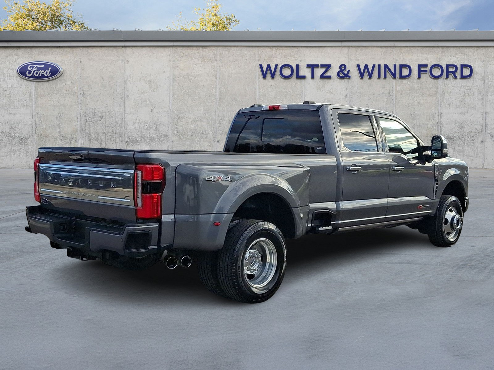 Used 2024 Ford F350 Platinum AWD/4WD image 6