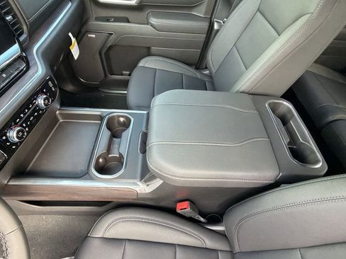 New 2026 GMC Sierra 2500 SLT w/ SLT Premium Package AWD/4WD image 19