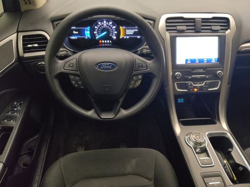 Used 2020 Ford Fusion SE image 22