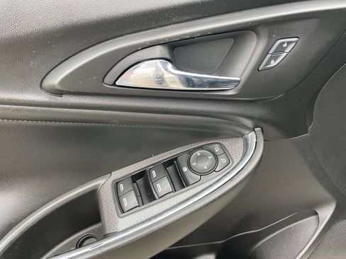 Used 2016 Chevrolet Malibu LT w/ Leather Package FWD image 11