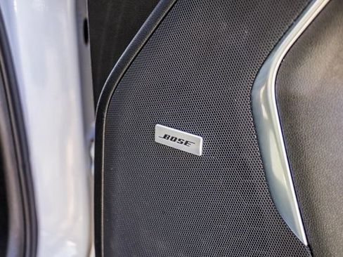 Used 2023 Chevrolet Suburban Premier image 15