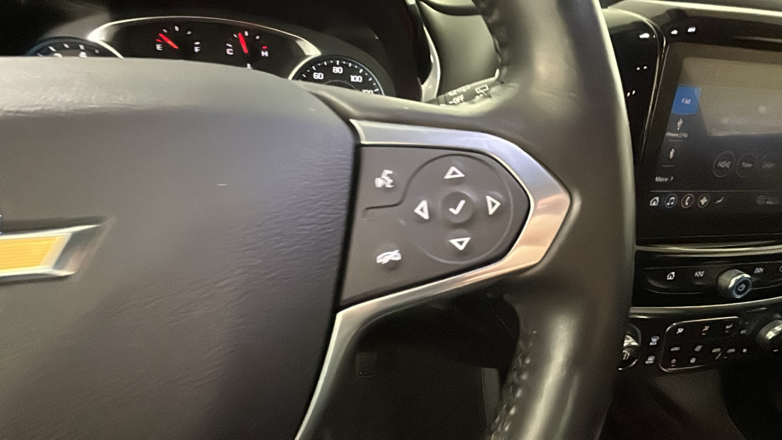 Used 2021 Chevrolet Traverse LT FWD image 20