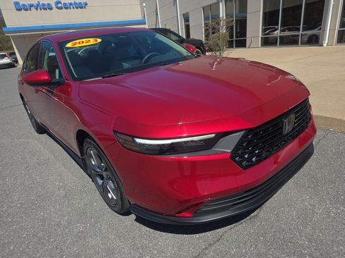 Used 2023 Honda Accord EX image 3