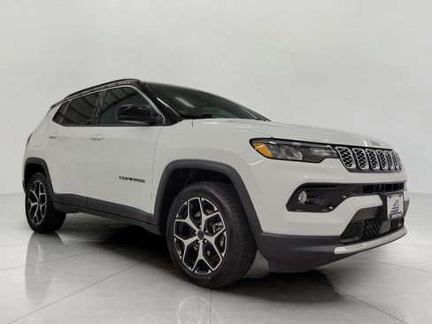 Used 2025 Jeep Compass Limited AWD/4WD image 28