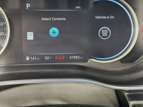 Used 2025 Genesis G70 2.5T RWD image 19