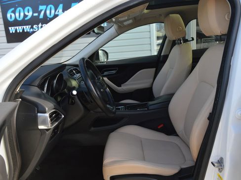 Used 2020 Jaguar F-PACE Premium image 10