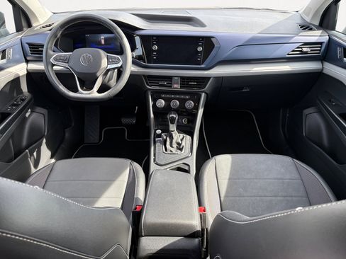 Certified 2023 Volkswagen Taos SE image 3