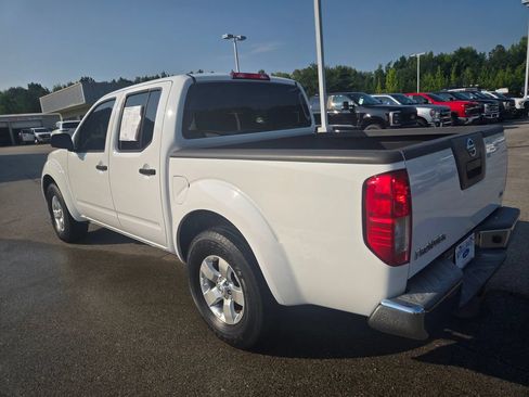 Used 2012 Nissan Frontier SV RWD image 3