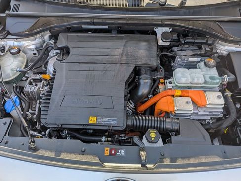 Used 2019 Kia Niro LX FWD image 21