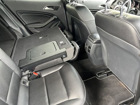 Used 2018 Mercedes-Benz GLA 250 4MATIC image 21