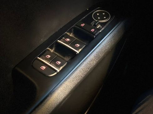 Used 2020 Kia Soul S FWD image 29