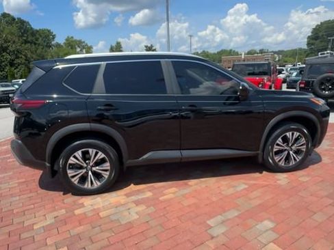 Used 2023 Nissan Rogue SV w/ SV Premium B Package FWD image 3