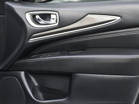 Used 2019 INFINITI QX60 Luxe w/ Essential Package image 32