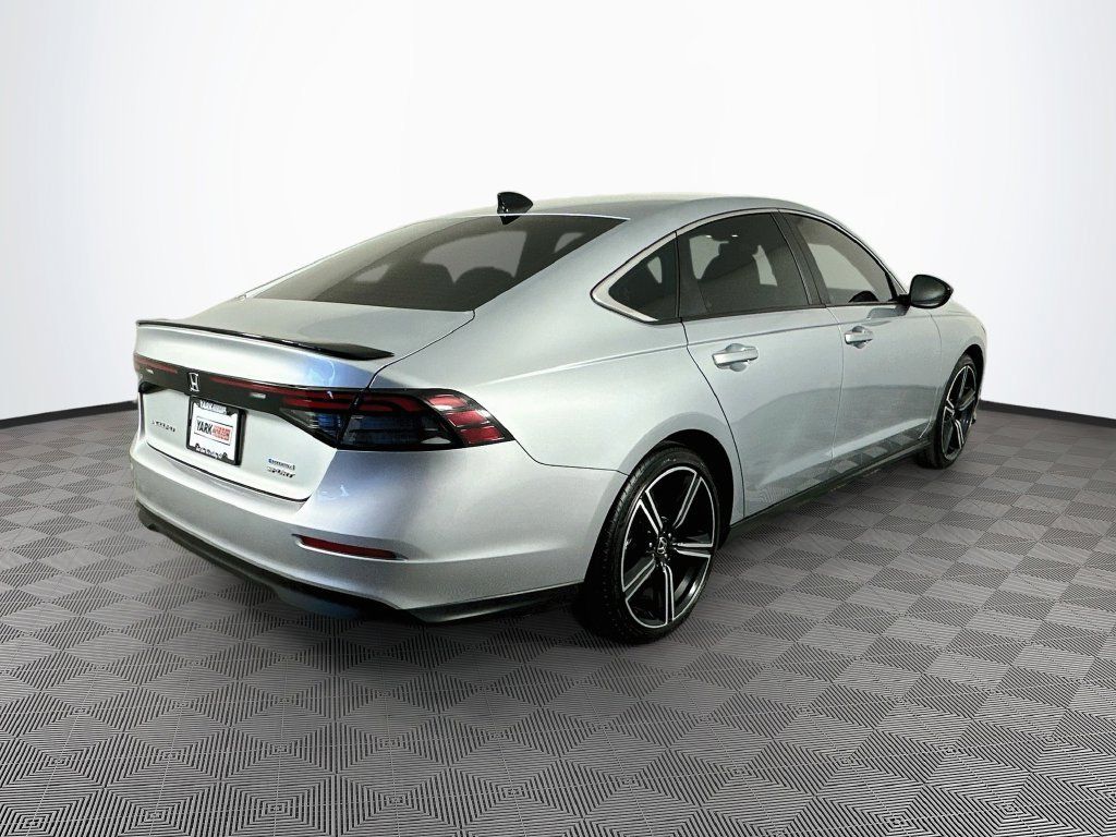 Used 2024 Honda Accord Sport image 10