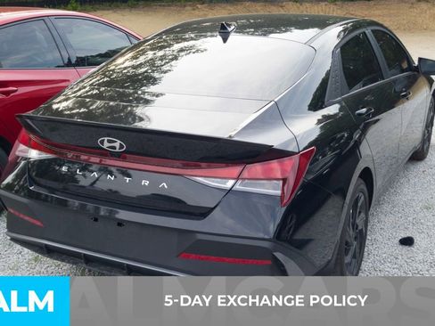 Used 2026 Hyundai Elantra Sport FWD image 3