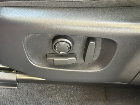 Used 2023 Land Rover Range Rover Evoque S image 15