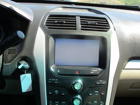 Used 2012 Ford Explorer XLT FWD image 14