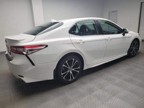 Used 2020 Toyota Camry SE image 10