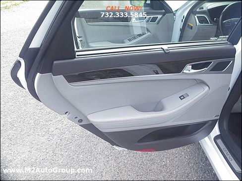 Used 2015 Hyundai Genesis 3.8 w/ Option Group 02 image 28