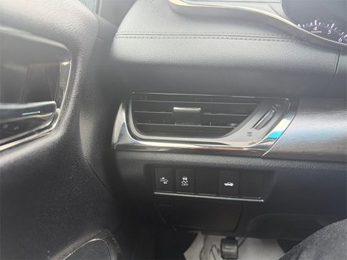 Used 2018 Toyota Avalon image 25