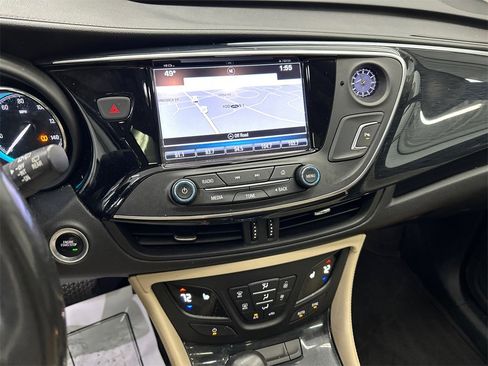 Used 2018 Buick Envision Essence image 31