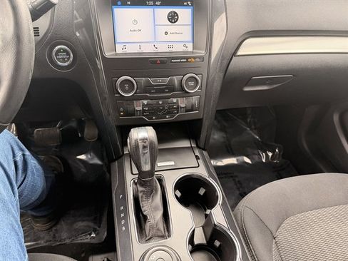 Used 2018 Ford Explorer XLT w/ Equipment Group 201A image 15